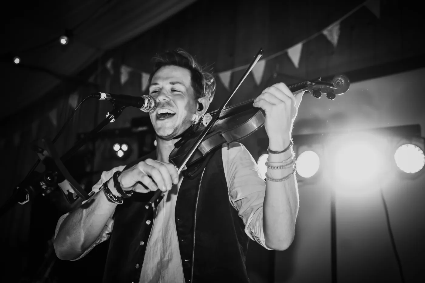 Kinmara's fiddle player performing