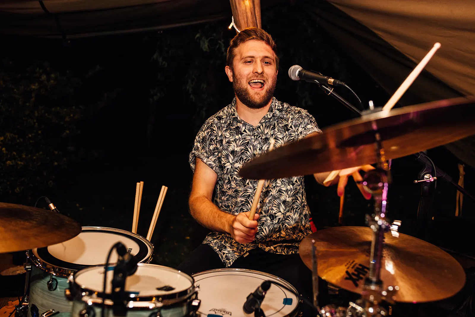 Kinmara performing live to a full dancefloor at a wedding